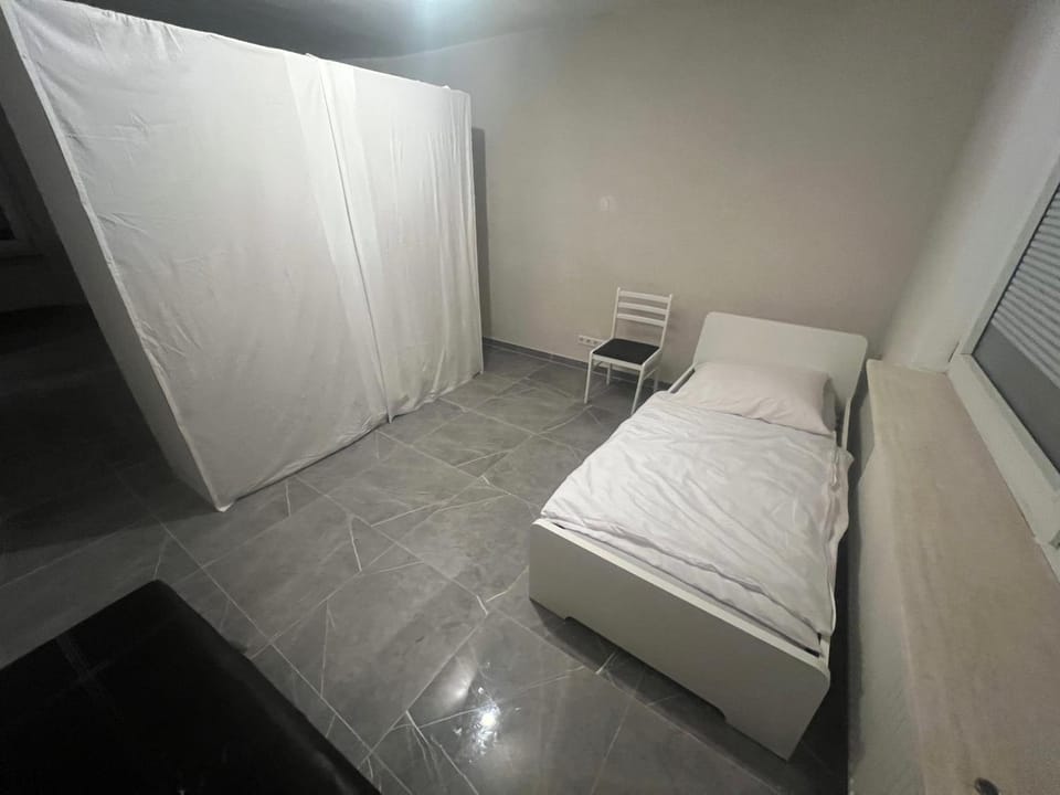 Benk 24H Apartment Nr 1 Perfekt für bis zu 6 Personen Apartment in Rhineland-Palatinate
