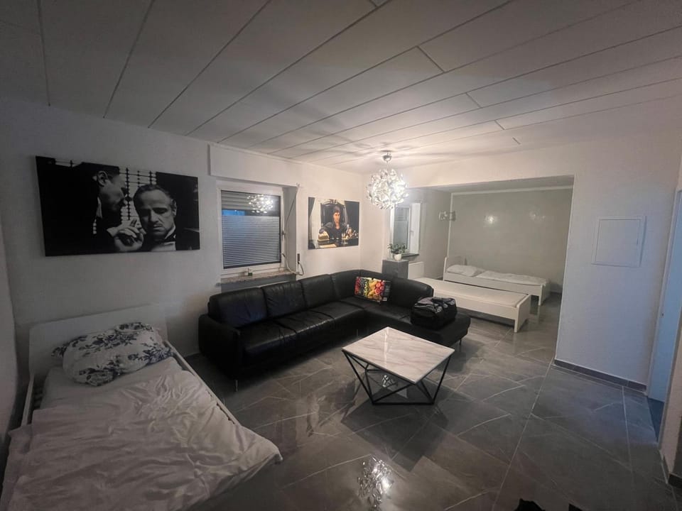 Benk 24H Apartment Nr 1 Perfekt für bis zu 6 Personen Apartment in Rhineland-Palatinate