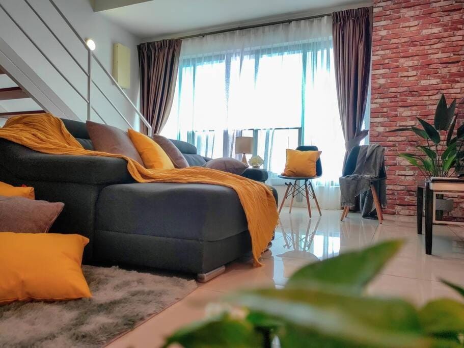 NEW! Spacious 3BR Luxury Stay at Sunrise Gurney GeorgeTown Apartment in George Town
