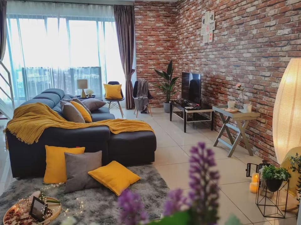 NEW! Spacious 3BR Luxury Stay at Sunrise Gurney GeorgeTown Apartment in George Town