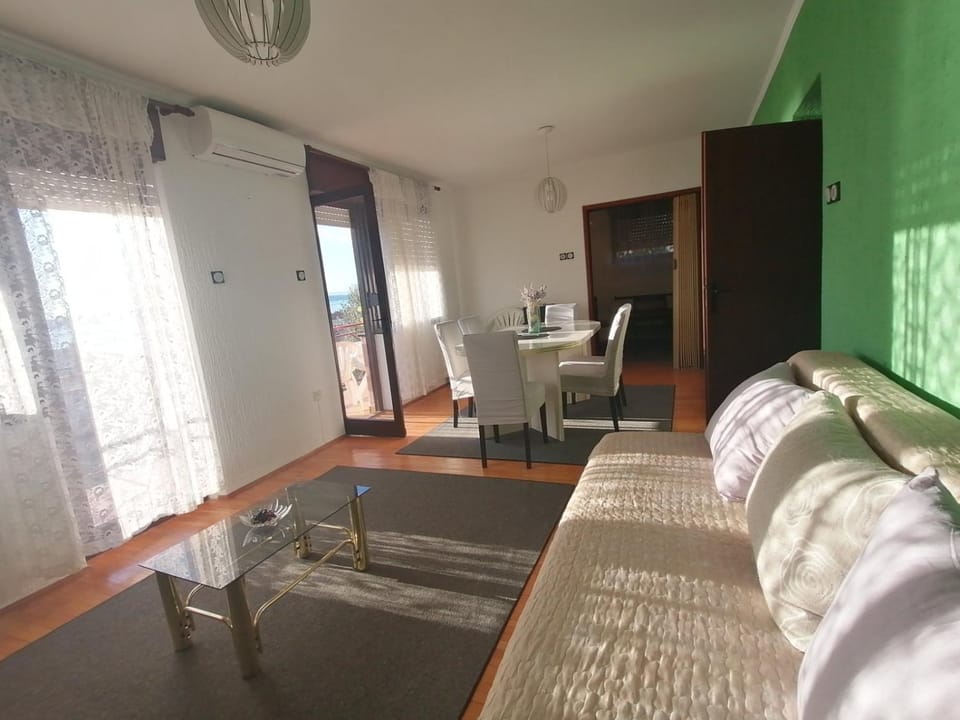 Apartman Visnja Apartment in Novi Vinodolski