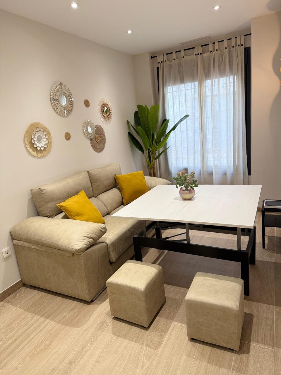 Living room, Seating area, Dining area