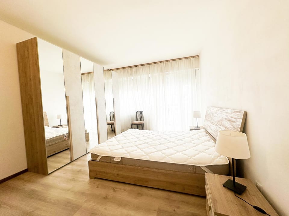 Bed, Photo of the whole room, Bedroom, wardrobe