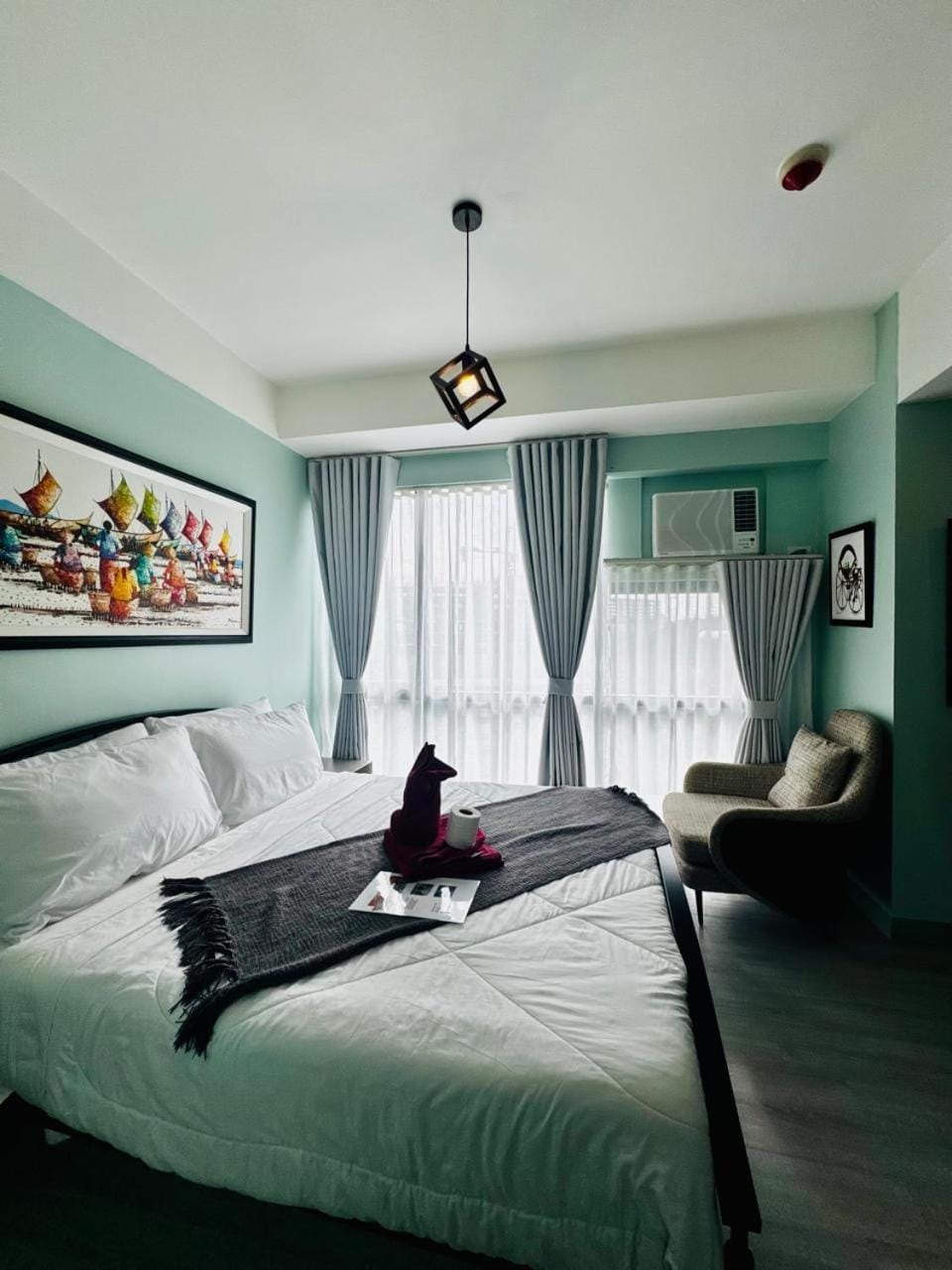 Bed, Photo of the whole room, Bedroom