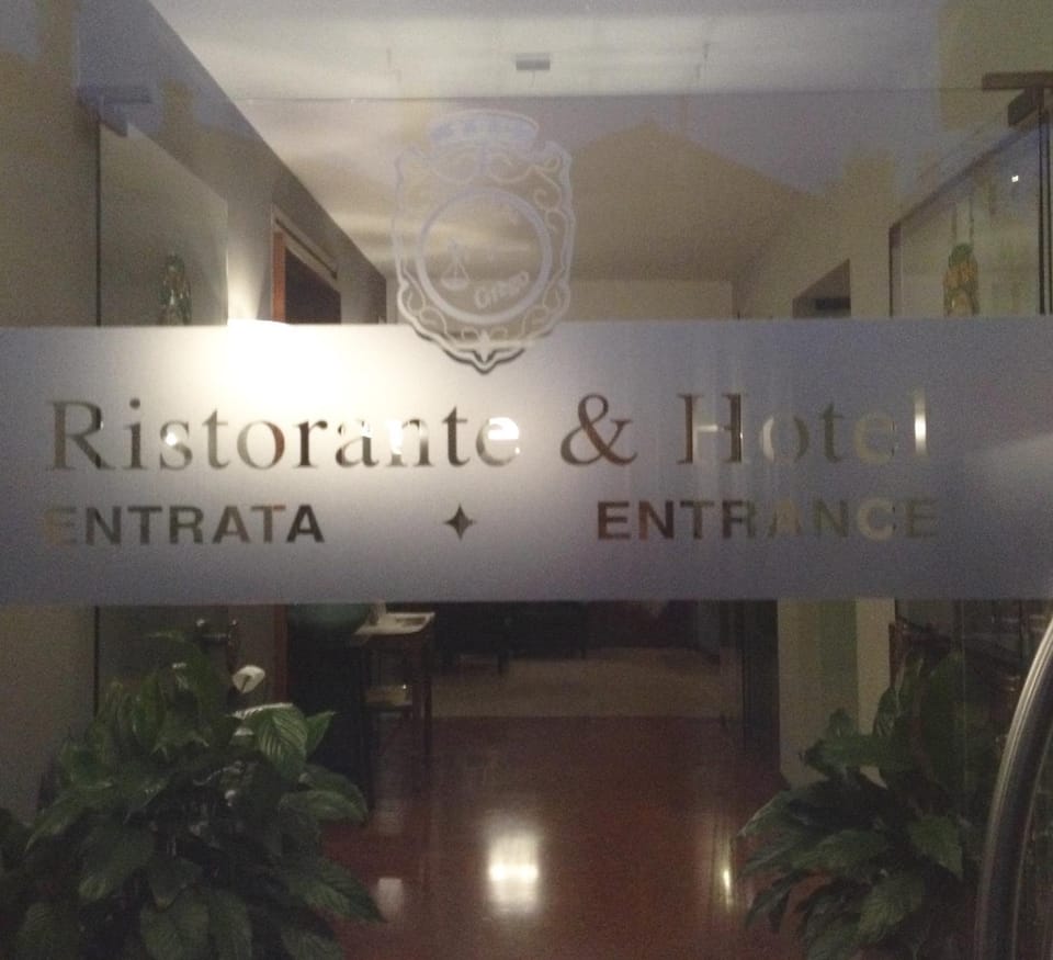 Facade/entrance, Property logo or sign, Decorative detail