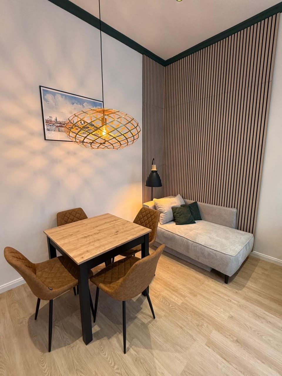 Seating area, Dining area