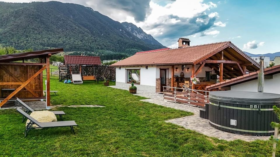 Popasul Piatra Craiului Bed and Breakfast in Brașov County