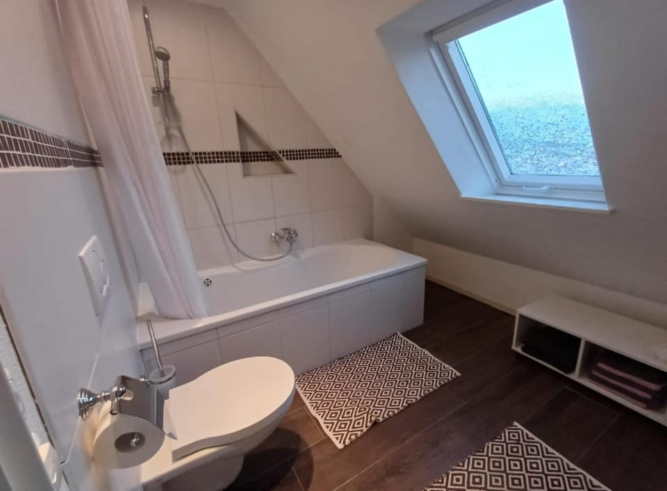 Toilet, Bathroom, Bath, towels
