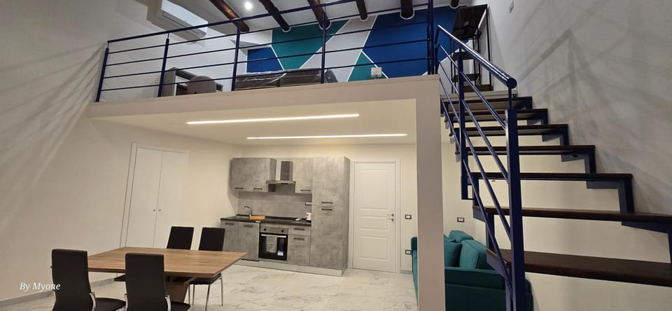 Kitchen or kitchenette, Dining area, stove