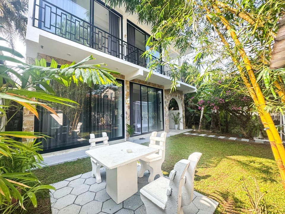 Property building, Natural landscape, Garden view