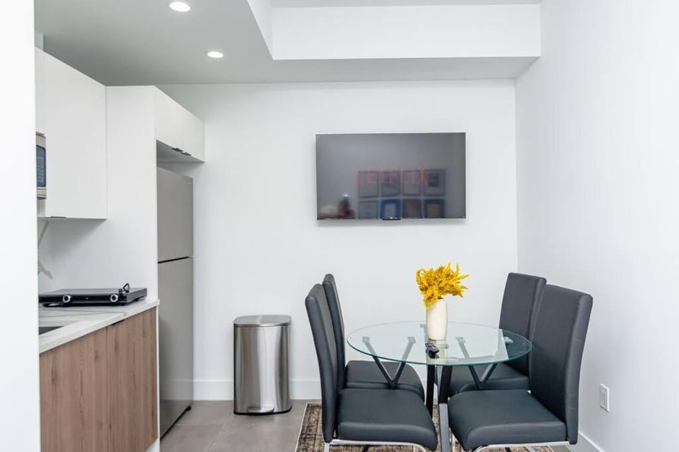 Central Miami 1BR Suite Close to Beach & Downtown Apartment in Miami