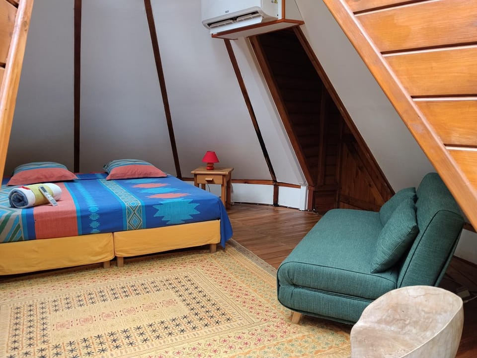Gite du Manial Tipi bois Danse du Soleil Chalet in Leeward Islands