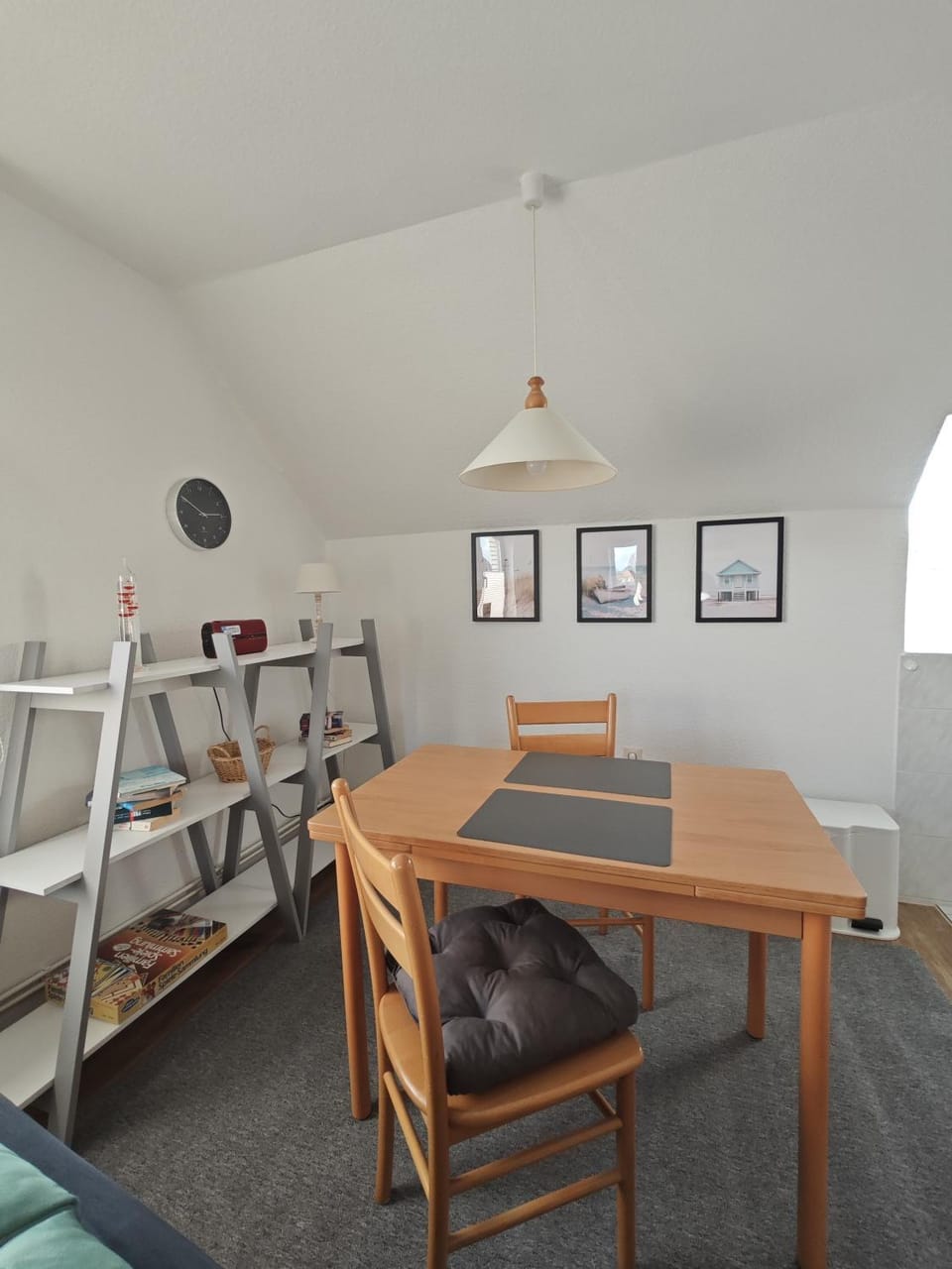 Seating area, Dining area