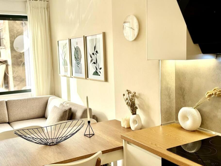 New, Modern & Central Apt in New Bazaar Apartment in Tirana