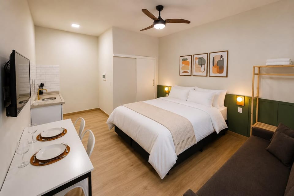 Communal lounge/ TV room, Bed, TV and multimedia, Bedroom