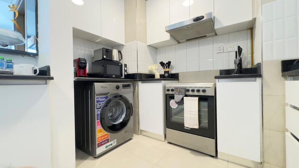Kitchen or kitchenette, dishwasher, minibar, oven, pet friendly, stove, toaster, washing machine, dryer