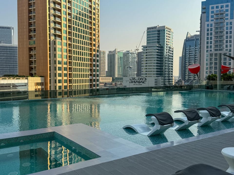 Pool view, Swimming pool, sunbed