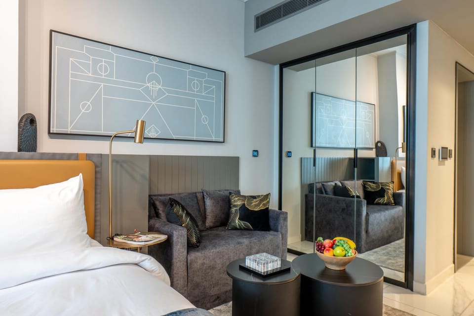 TV and multimedia, Photo of the whole room, Seating area, Bedroom
