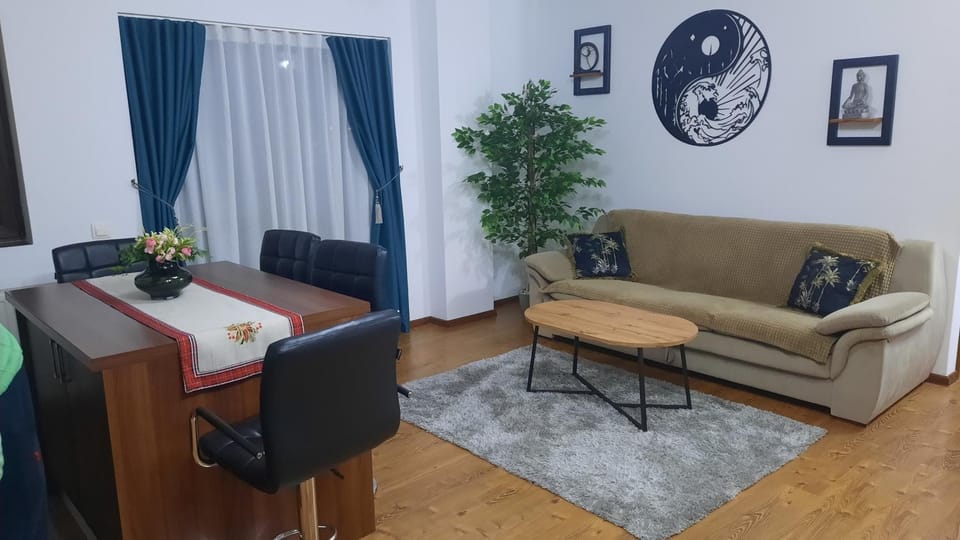 Communal lounge/ TV room, Living room, Seating area
