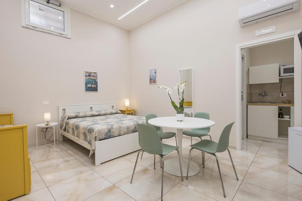 Photo of the whole room, Seating area, Bedroom