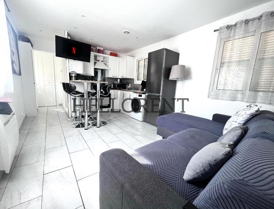 TV and multimedia, Living room, Dining area