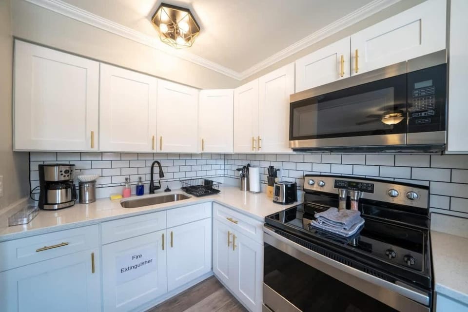 OV Mosaic - Float Suite Apartment in Norfolk