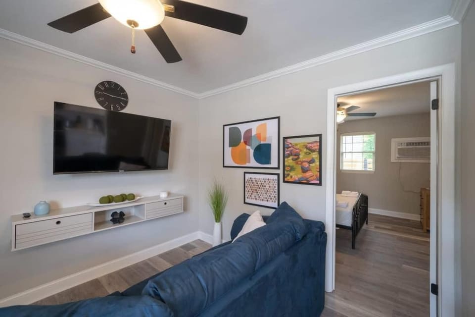OV Mosaic - Float Suite Apartment in Norfolk
