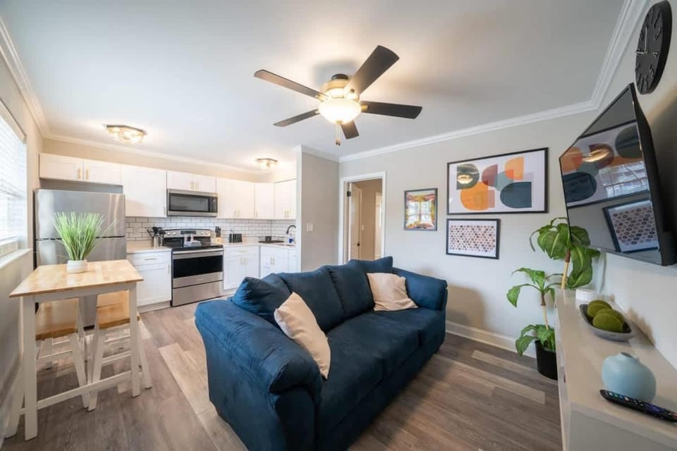 OV Mosaic - Bloom Suite Apartment in Norfolk