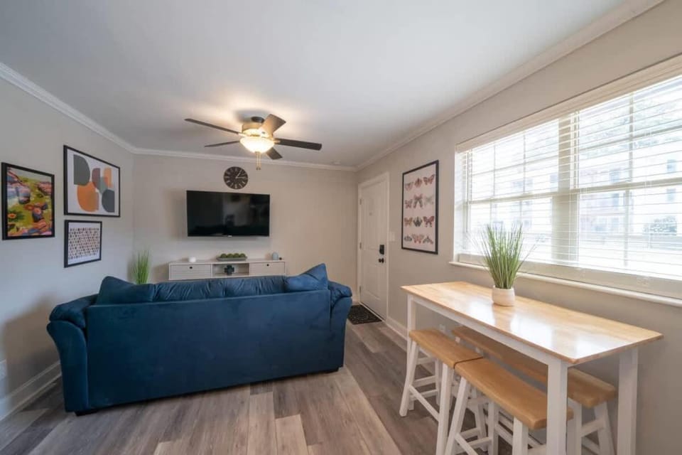 OV Mosaic - Bloom Suite Apartment in Norfolk