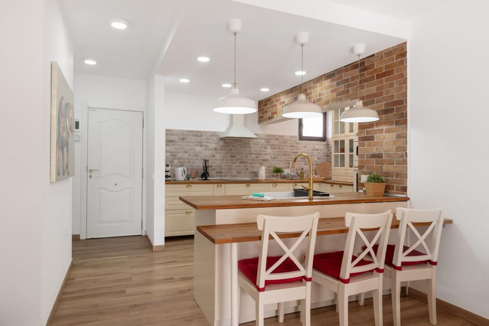 Property building, Kitchen or kitchenette, Living room