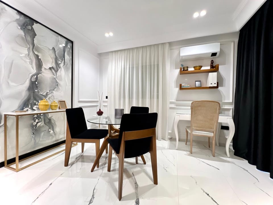 Seating area, Dining area