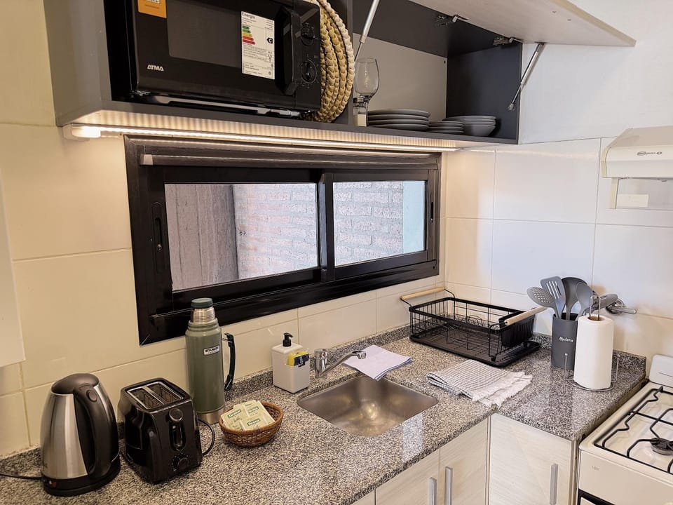 Coffee/tea facilities, Kitchen or kitchenette, toaster
