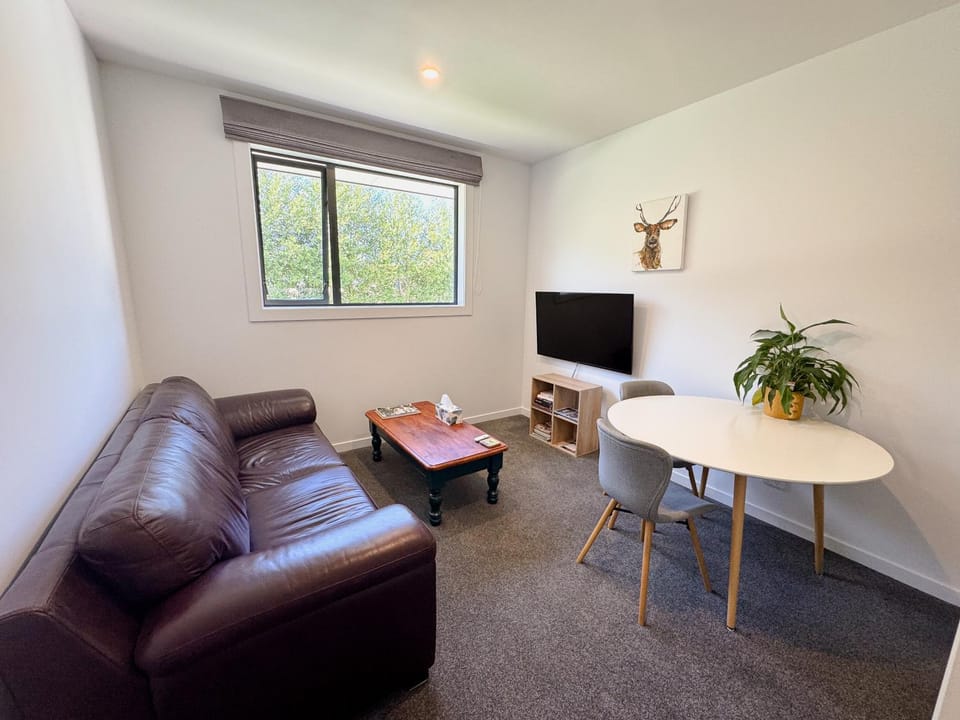 TV and multimedia, Seating area