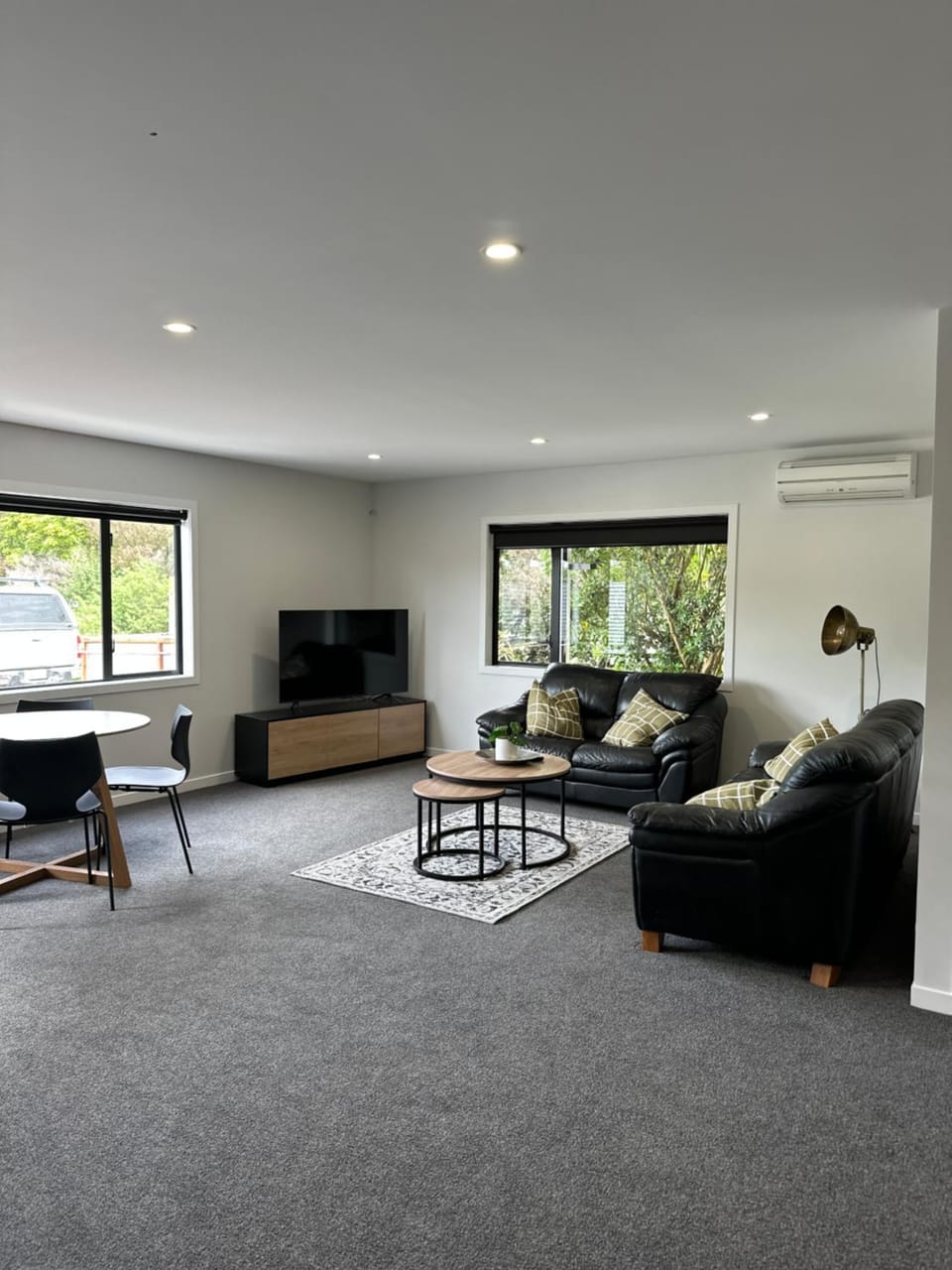 TV and multimedia, Seating area