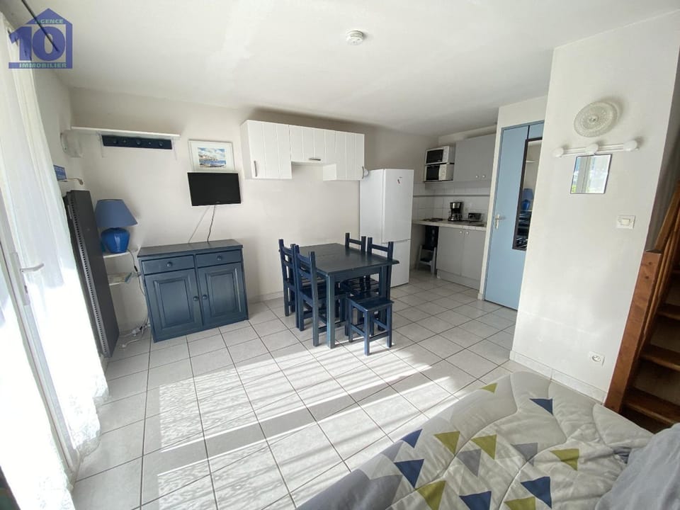 Pavillon avec piscine, à 350m de la plage, 6 pers, parking privé - FR-1-781-61 House in Occitanie