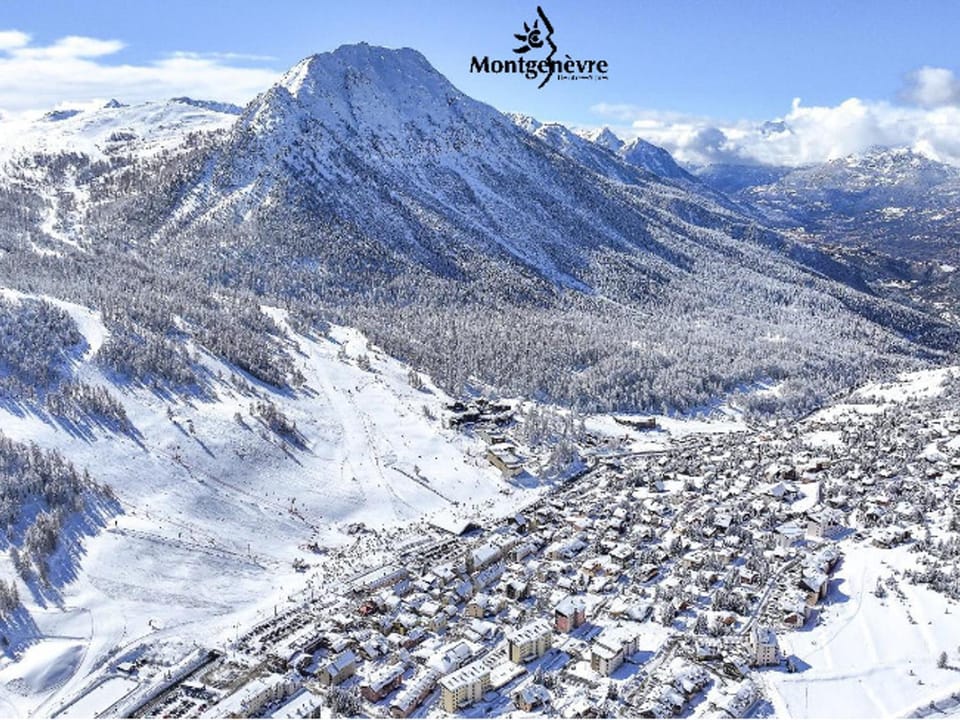 Studio cosy 4 pers avec balcon - Proche pistes, animaux admis, parking - FR-1-445-212 Apartment in Montgenèvre