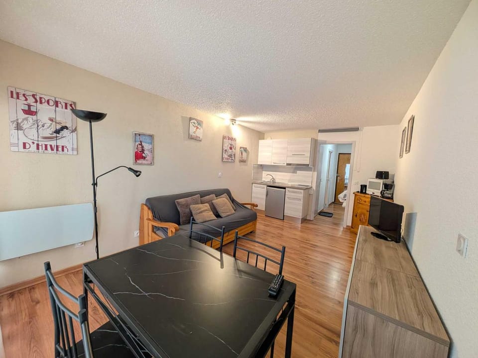 Studio cosy 4 pers avec balcon - Proche pistes, animaux admis, parking - FR-1-445-212 Apartment in Montgenèvre