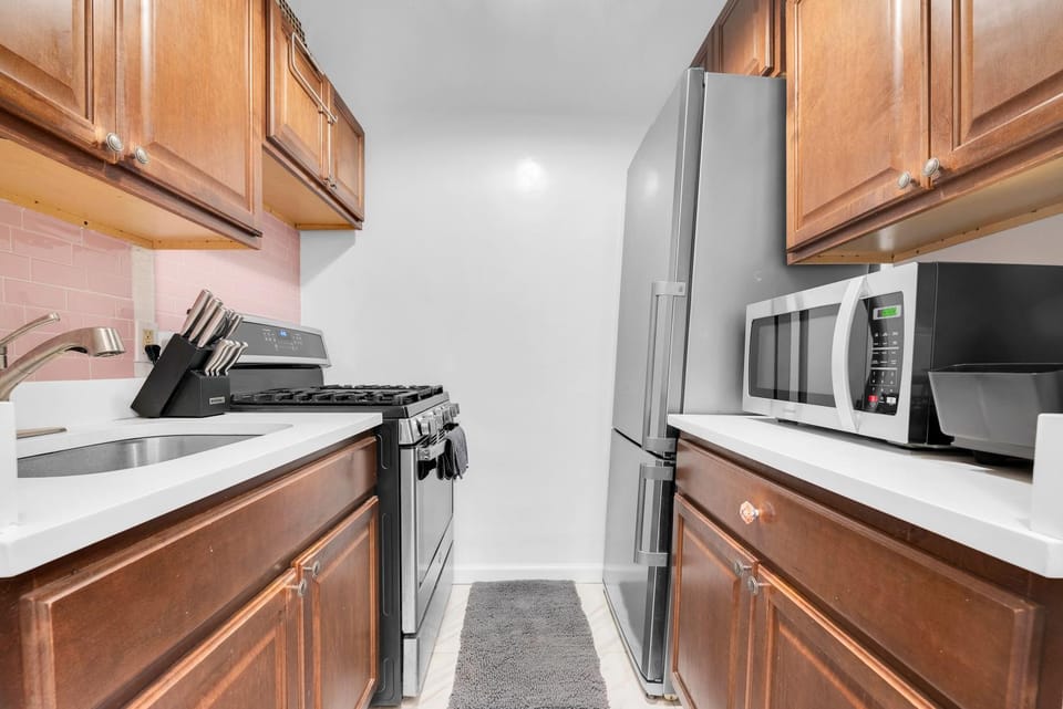 Kitchen or kitchenette, oven, stove