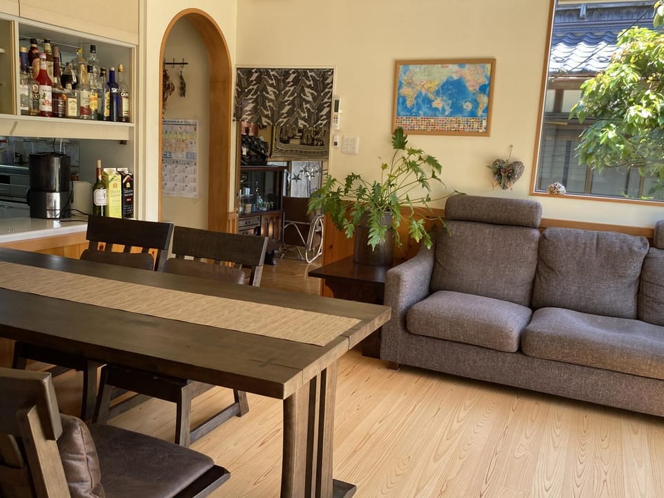 Living room, Dining area