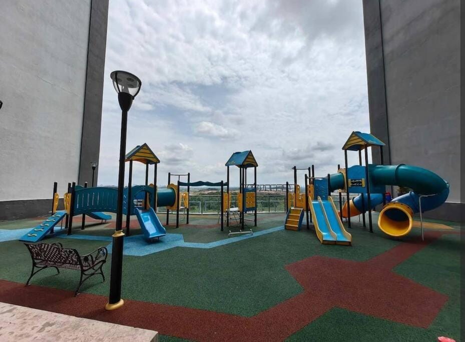 DP Warm Sunshine Family Netflix Legoland By STAY Apartment in Johor