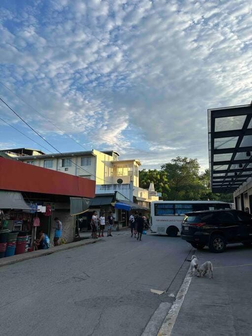 Lawton Residences Studio Room 2J - 4 pax Apartment in Pasay