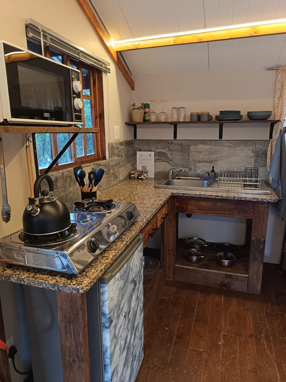 Kitchen or kitchenette, stove