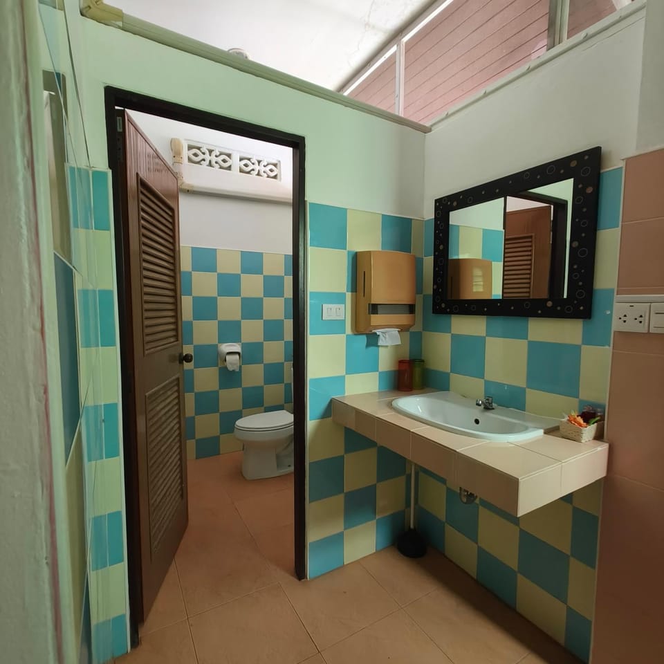 Toilet, Bathroom