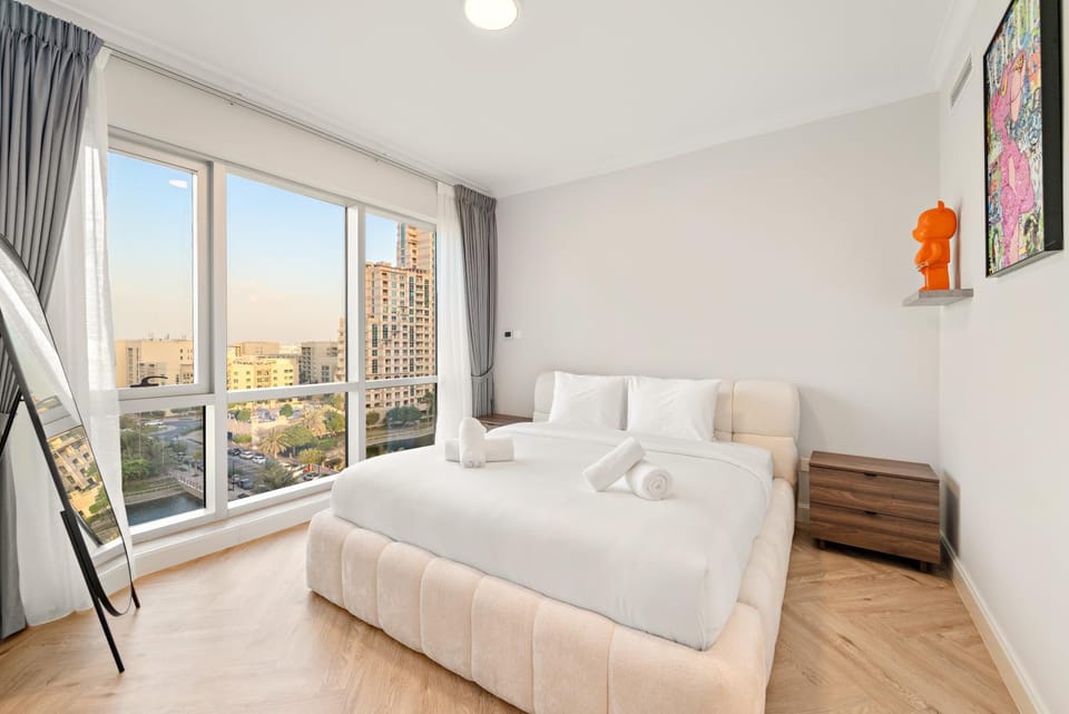 Bed, Bedroom, City view, internet, air conditioner