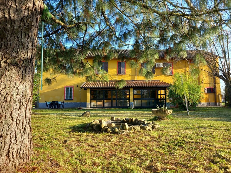 Property building, Day, Natural landscape, Garden, Garden view