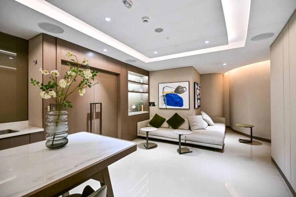 Full Burj and Fountain View, Luxury 2BR, Sleeps 8, Walk to Dubai Mall Apartment in Dubai