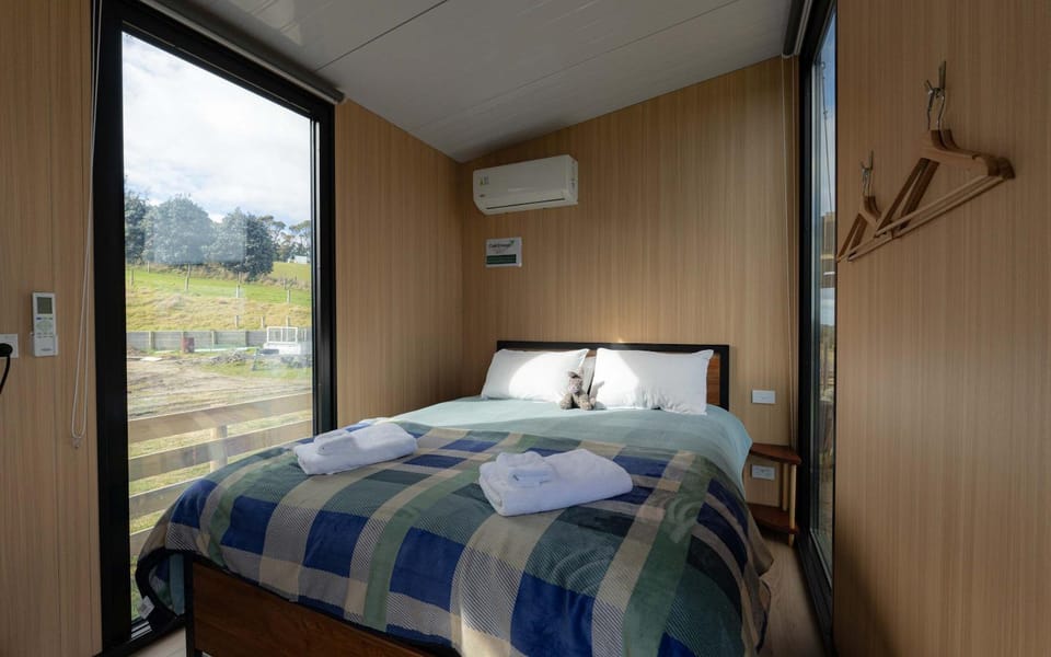 Bruce Farm Alpaca Cabin 2 by Tiny Away Cabin in Otago