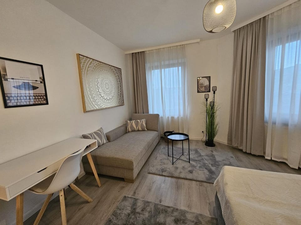 Bed, Photo of the whole room, Seating area, Bedroom