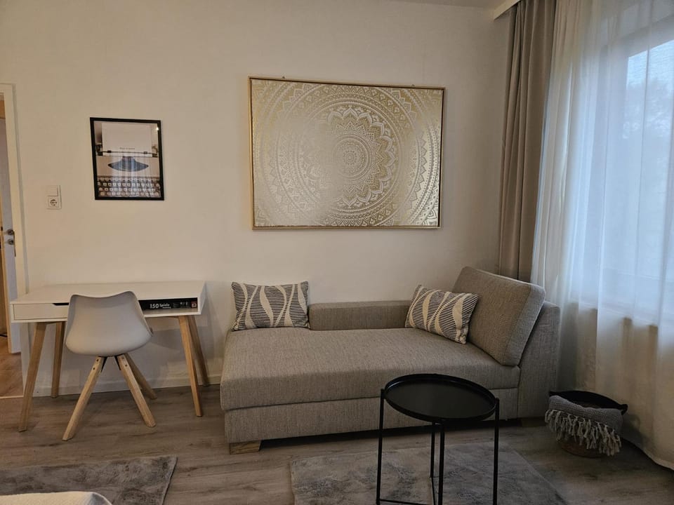 Photo of the whole room, Seating area, Bedroom