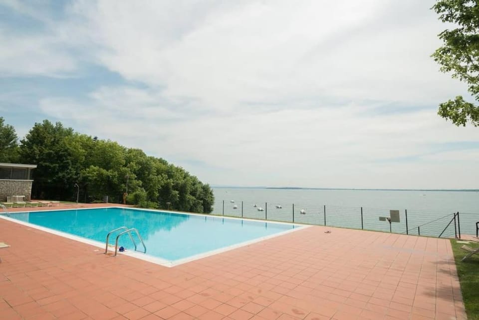 Luxury Lake View 2 Bed Apartment in Lake Garda